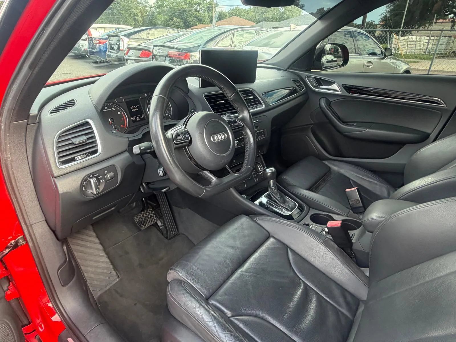 Used 2018 Audi Q3 2.0T Premium Plus w/ S Line Competition Package FWD image 9