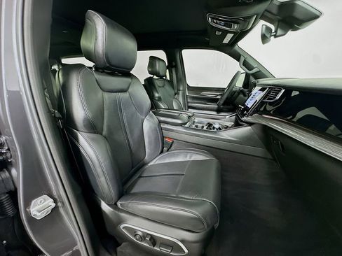 Used 2022 Jeep Wagoneer Series II w/ Premium Group I image 30