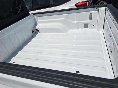 Used 2022 Jeep Gladiator Overland w/ Cold Weather Group image 6