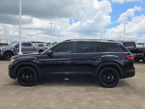 Used 2023 Volkswagen Atlas SEL R-Line AWD/4WD image 9