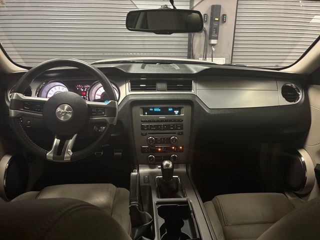 Used 2011 Ford Mustang GT Premium w/ Security Pkg RWD image 12