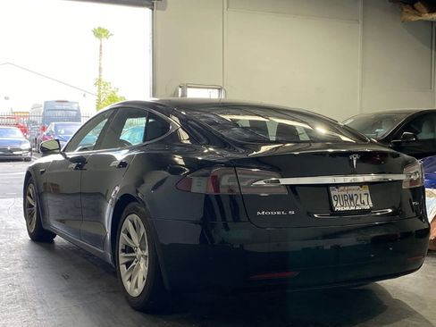 Used 2018 Tesla Model S 75D image 2