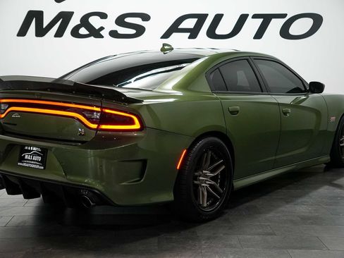 Used 2018 Dodge Charger R/T Scat Pack RWD image 4