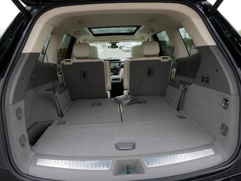 Certified 2024 Cadillac XT6 Premium Luxury w/ LPO, Floor Liner Package AWD/4WD image 18