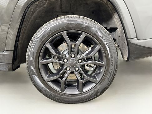 Used 2024 Jeep Grand Cherokee Limited 4xe AWD/4WD image 30