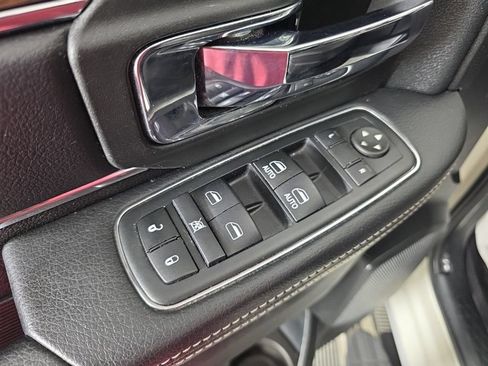 Used 2017 RAM 1500 Laramie w/ Convenience Group AWD/4WD image 12