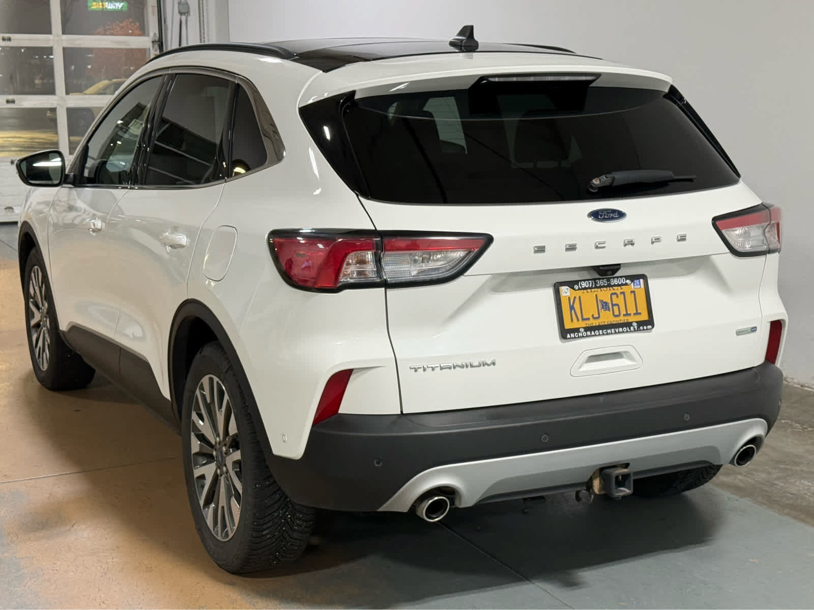 Used 2020 Ford Escape Titanium AWD/4WD image 3