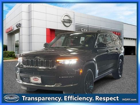 Used 2023 Jeep Grand Cherokee L Limited AWD/4WD image 4