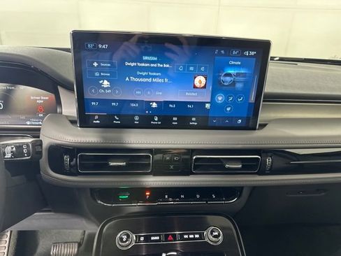 Used 2022 Lincoln Nautilus Reserve image 21