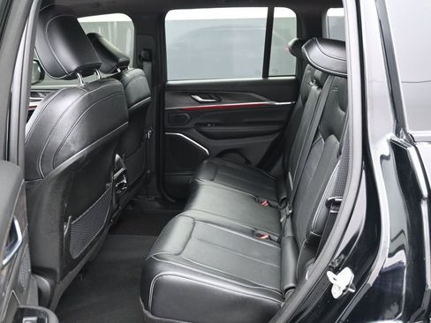 Used 2023 Jeep Grand Cherokee Overland image 16