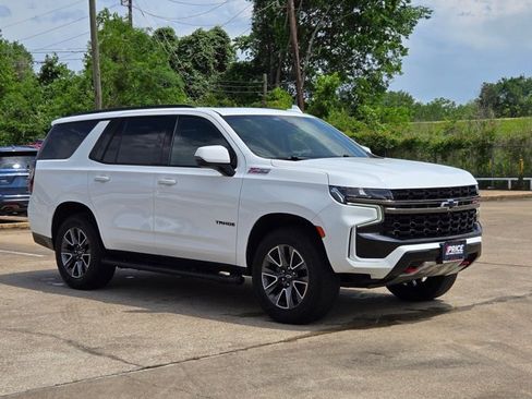 Used 2021 Chevrolet Tahoe Z71 w/ Z71 Signature Package AWD/4WD image 3