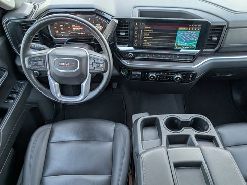 Used 2025 GMC Sierra 1500 SLT image 6