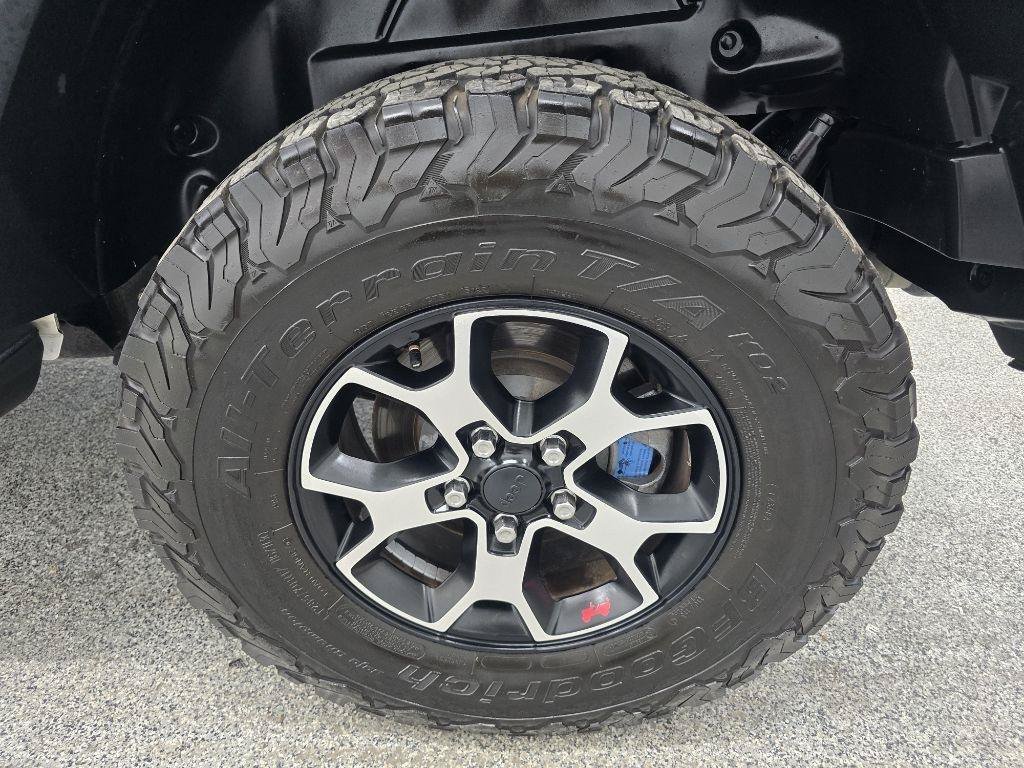 Used 2020 Jeep Wrangler Unlimited Rubicon w/ LED Lighting Group AWD/4WD image 33