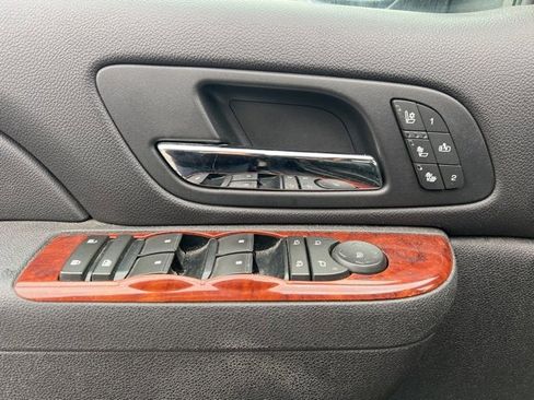 Used 2010 Chevrolet Tahoe LTZ image 25