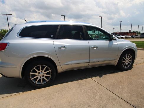 Used 2017 Buick Enclave Leather AWD/4WD image 5