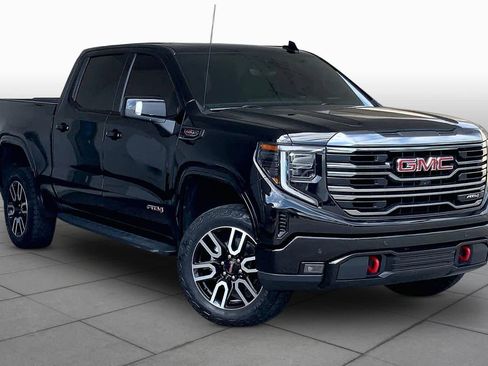 Used 2024 GMC Sierra 1500 AT4 w/ Technology Package AWD/4WD image 3