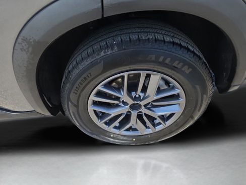 Used 2023 Nissan Rogue S AWD/4WD image 32