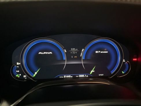 Used 2018 BMW 750i image 9