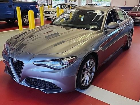 Used 2019 Alfa Romeo Giulia AWD image 15
