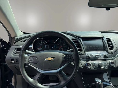 Used 2019 Chevrolet Impala Premier FWD image 13