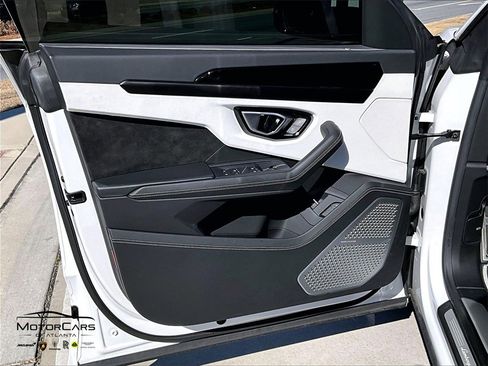 Used 2023 Lamborghini Urus S image 21