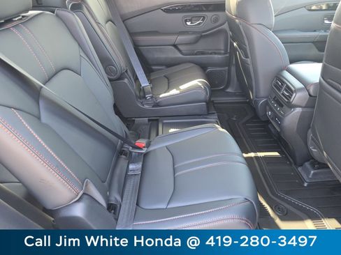 New 2025 Honda Pilot TrailSport image 17