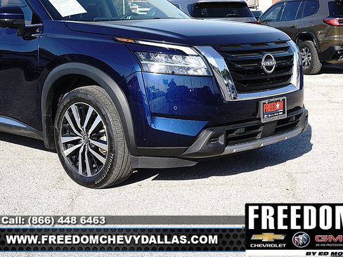 Used 2024 Nissan Pathfinder Platinum w/ Cargo Package image 42