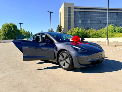 Used 2023 Tesla Model 3 Standard Range RWD image 33
