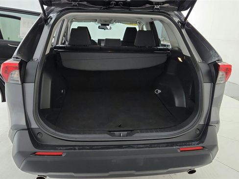 Certified 2019 Toyota RAV4 LE image 20