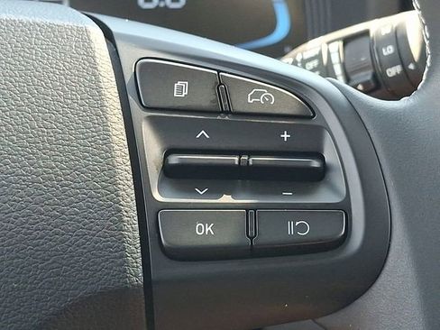 Certified 2024 Hyundai Venue Limited FWD image 22