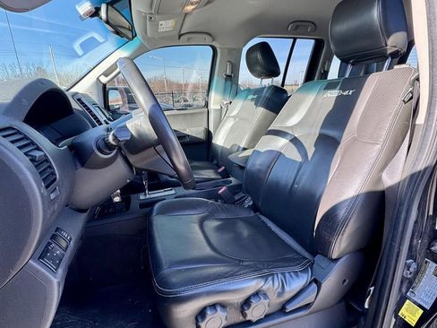 Used 2013 Nissan Xterra PRO-4X w/ Pro-4x Leather Pkg image 17