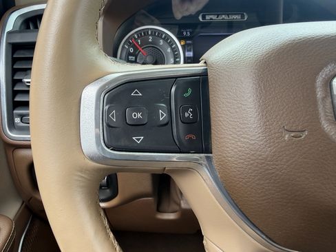 Used 2019 RAM 1500 Laramie RWD image 41