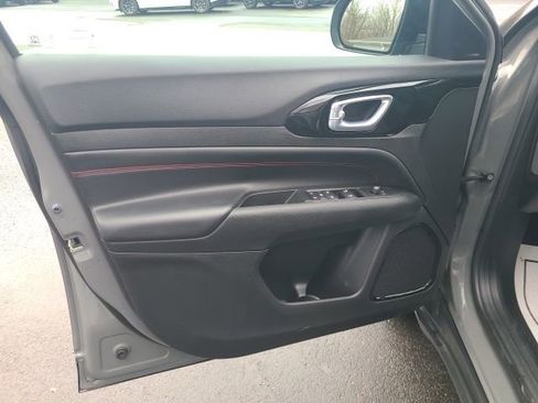 Used 2022 Jeep Compass Trailhawk w/ Trailhawk Convenience Group image 9