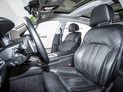 Used 2022 BMW 740i RWD image 13