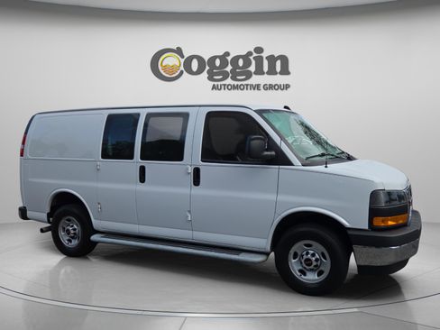 Used 2024 GMC Savana 2500 w/ Driver Convenience Package RWD image 7
