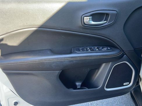 Used 2021 Jeep Compass Latitude w/ Sun and Sound Group FWD image 13