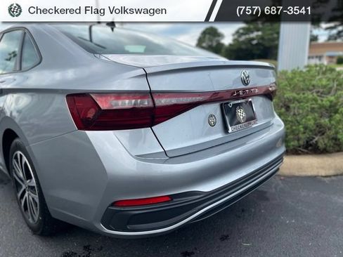 Used 2025 Volkswagen Jetta Sport FWD image 9