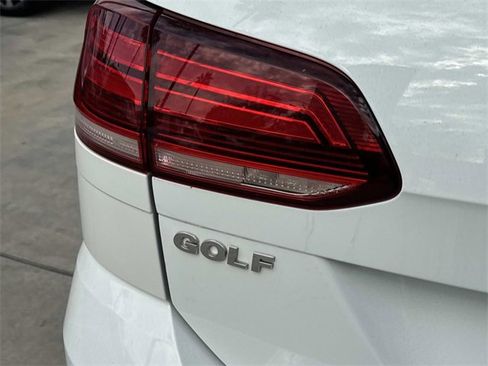Used 2019 Volkswagen Golf S image 5