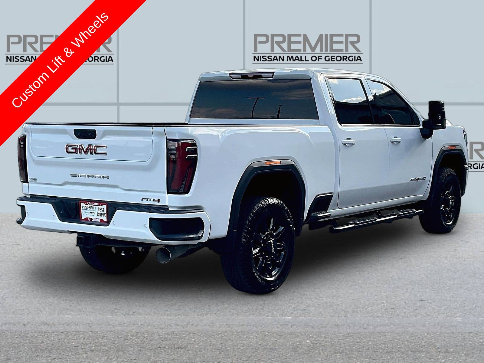 Used 2025 GMC Sierra 2500 AT4 AWD/4WD image 7