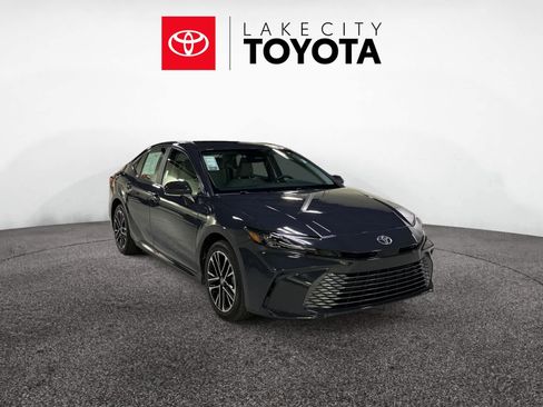 Used 2026 Toyota Camry XLE image 10