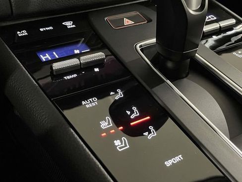 New 2026 Porsche Macan image 33