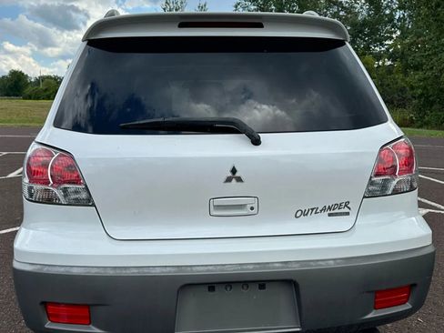 Used 2003 Mitsubishi Outlander XLS image 5