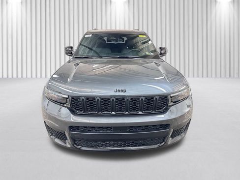 New 2025 Jeep Grand Cherokee L Altitude image 11