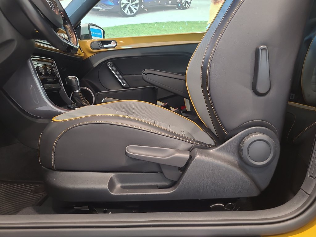 Used 2017 Volkswagen Beetle 1.8T Dune FWD image 19