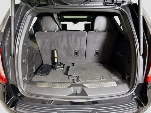 Used 2024 GMC Yukon Denali w/ Advanced Technology Package image 28