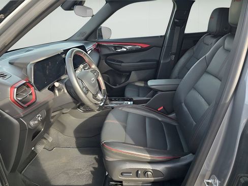 Used 2024 Chevrolet TrailBlazer RS w/ Driver Confidence Package image 12