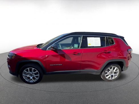 Used 2025 Jeep Compass Limited AWD/4WD image 9