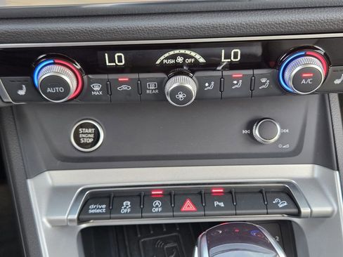 Certified 2025 Audi Q3 2.0T Premium w/ Convenience Package image 24