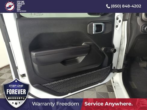 Used 2021 Jeep Gladiator Sport w/ Trailer Tow Package AWD/4WD image 17