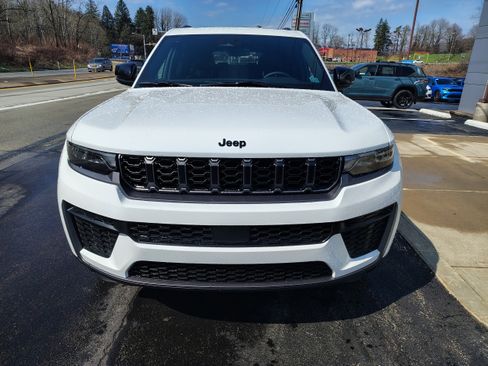 New 2026 Jeep Grand Cherokee L 4WD image 3